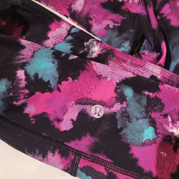 Lululemon Wunder Under Crop III/ Leggings/ Midnight Bloom/size 8 EUC - Picture 11 of 11